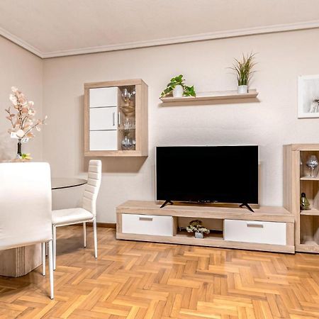 Stunning Apartment In Gijon With Wifi Extérieur photo