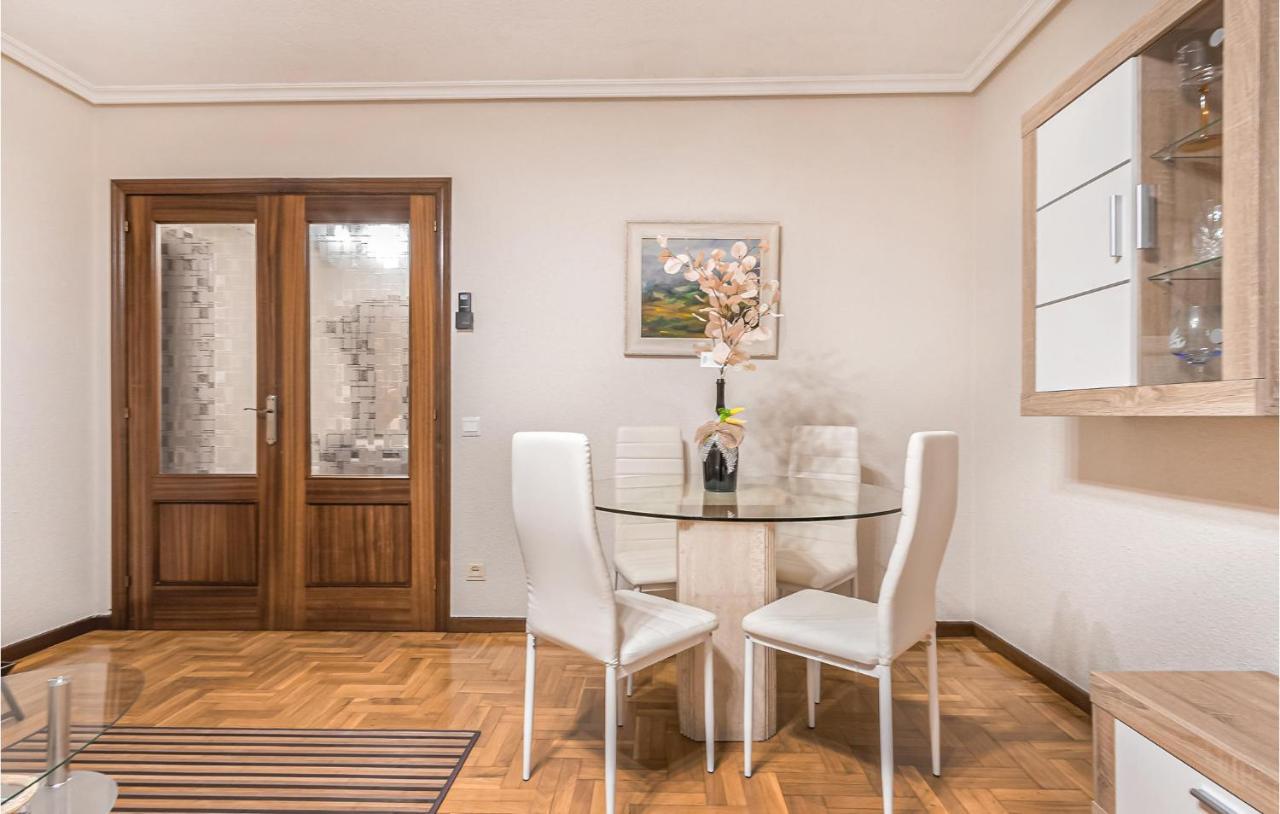Stunning Apartment In Gijon With Wifi Extérieur photo