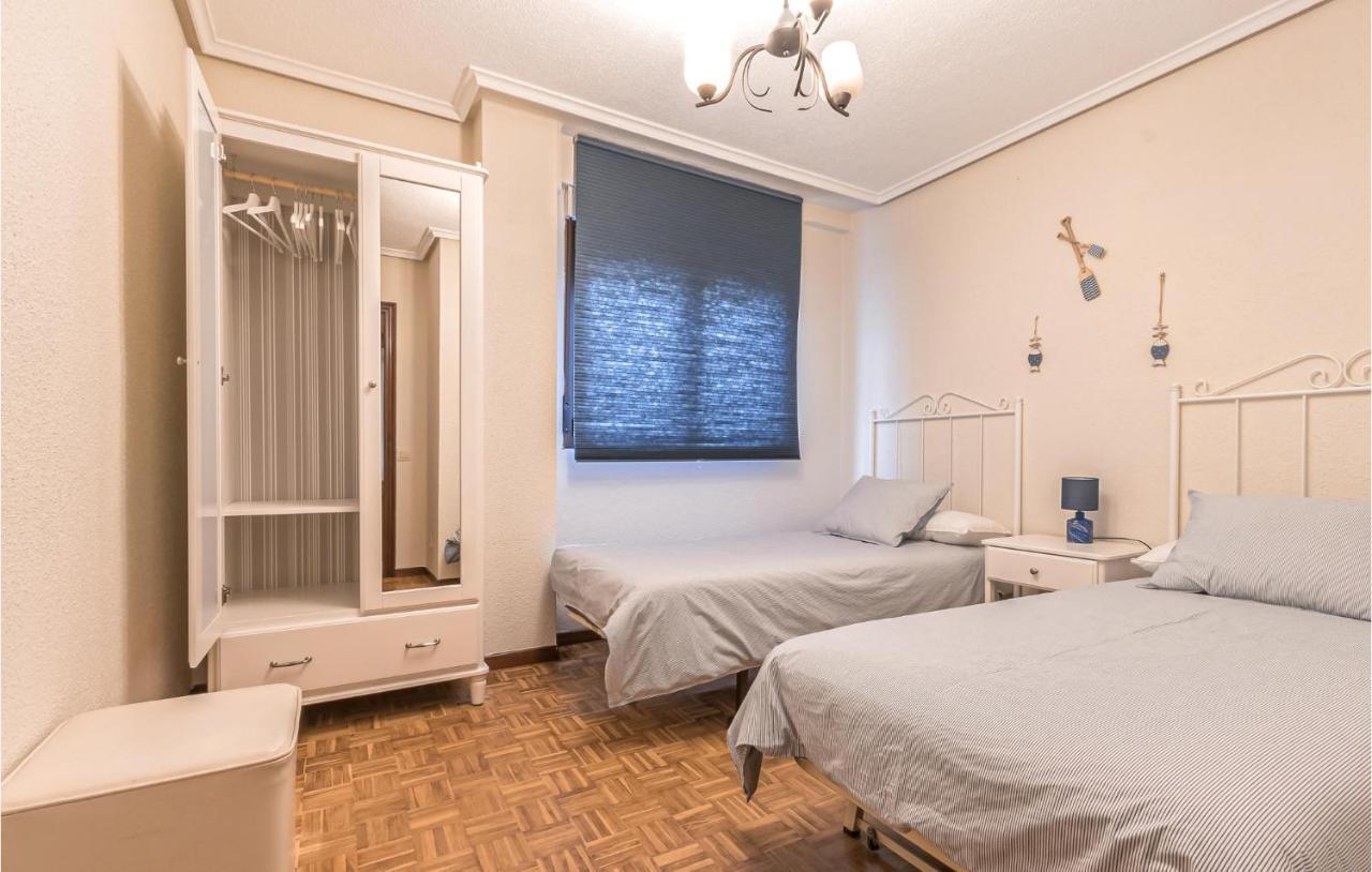 Stunning Apartment In Gijon With Wifi Extérieur photo